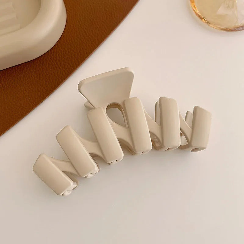 Women Elegant Brown Beige Flower Geometric Hair Claw Lady Temperament Solid Hair Clip Toothed Hairpin Fashion Hair Accessories