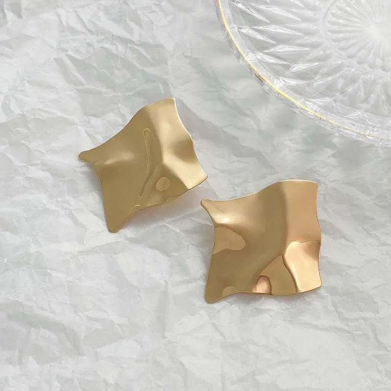 Vintage Metal Irregular Pleated Stud Earrings for Women Exaggerated Gold Color Large Geometric Statement Earrings Party Jewelry