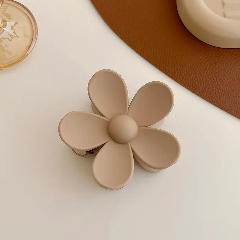 Women Elegant Brown Beige Flower Geometric Hair Claw Lady Temperament Solid Hair Clip Toothed Hairpin Fashion Hair Accessories