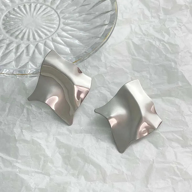 Vintage Metal Irregular Pleated Stud Earrings for Women Exaggerated Gold Color Large Geometric Statement Earrings Party Jewelry